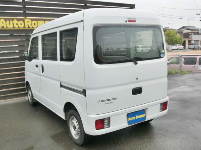 Mitsubishi Minicab Van 12