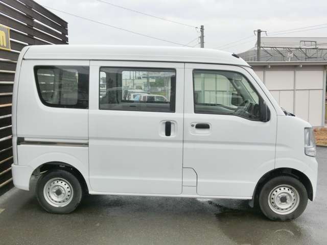 Mitsubishi Minicab Van 8
