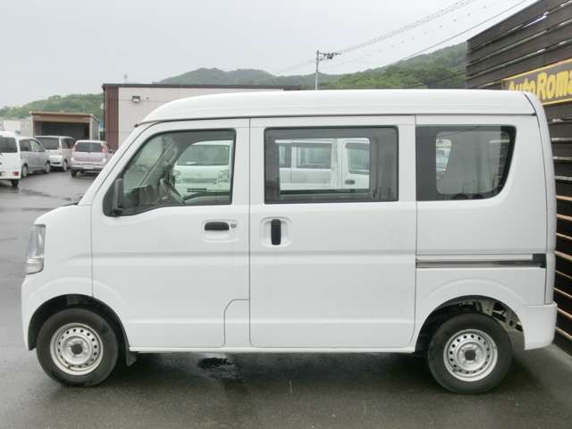 Mitsubishi Minicab Van 9