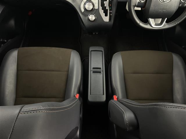 Toyota Sienta 12