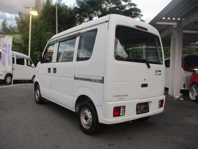 Mitsubishi Minicab Van 4