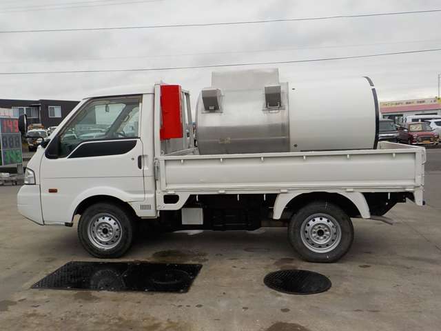 Mazda Bongo Truck 2