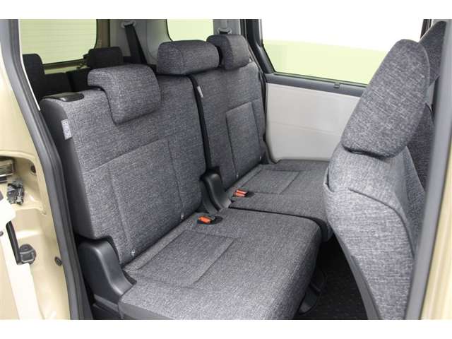 Toyota Sienta 7