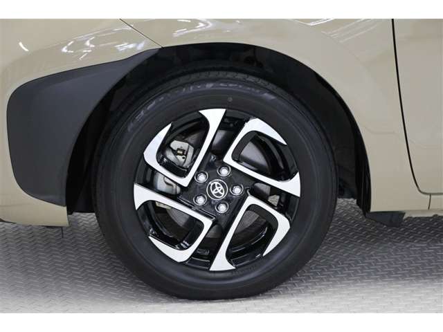 Toyota Sienta 10
