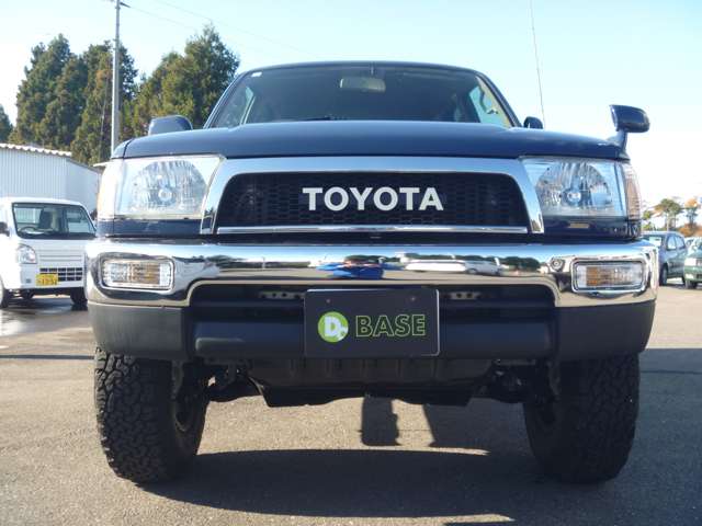 Toyota Hilux Surf 2