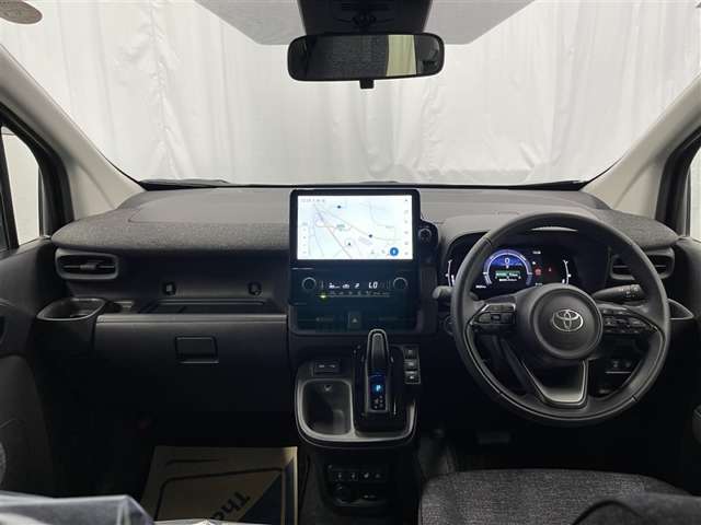Toyota Sienta 5