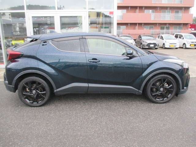 Toyota C-HR 5