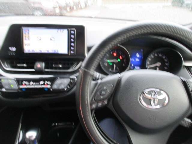 Toyota C-HR 10