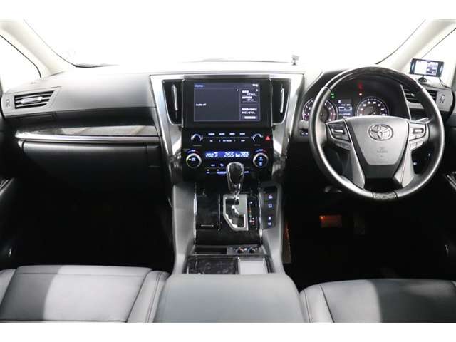 Toyota Alphard 8