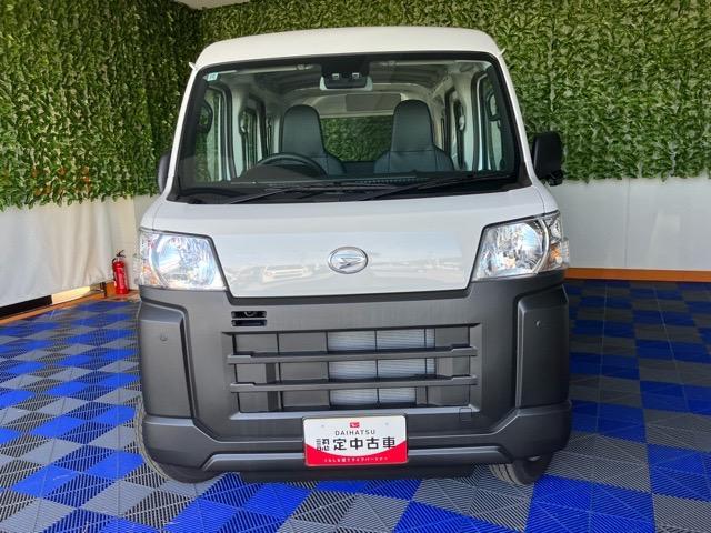Daihatsu Hijet Cargo 12