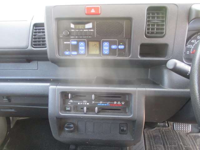 Daihatsu Hijet Truck 9