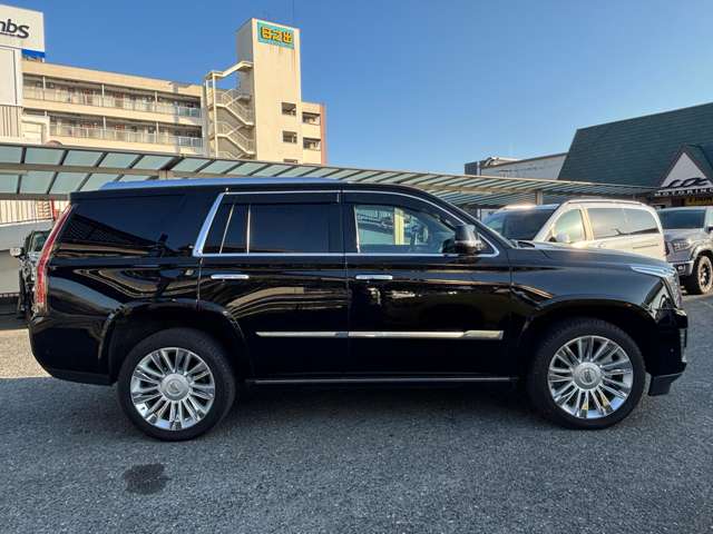 Cadillac エスカレード 6