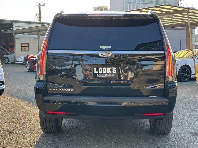Cadillac エスカレード 8