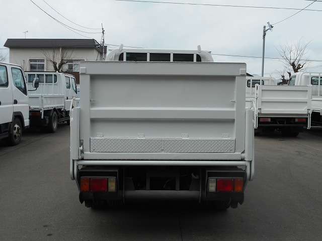 Isuzu Elf 7