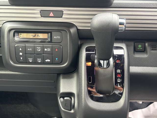 Honda N-VAN 12