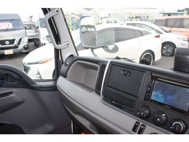 Mitsubishi Fuso Canter 11