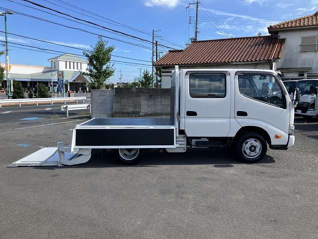Hino Dutro 12