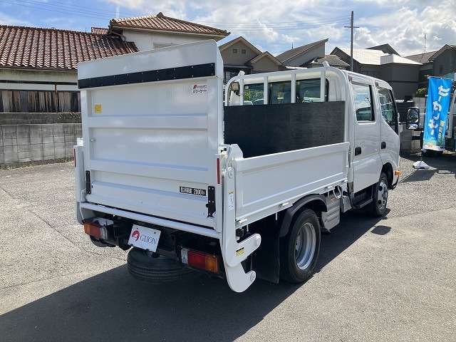 Hino Dutro 8