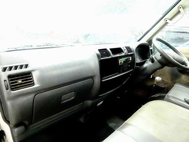 Mazda Bongo Truck 4