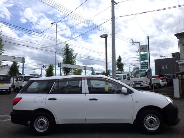 Mitsubishi ランサーカーゴ 6