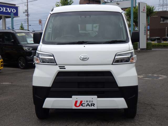 Daihatsu Hijet Cargo 4