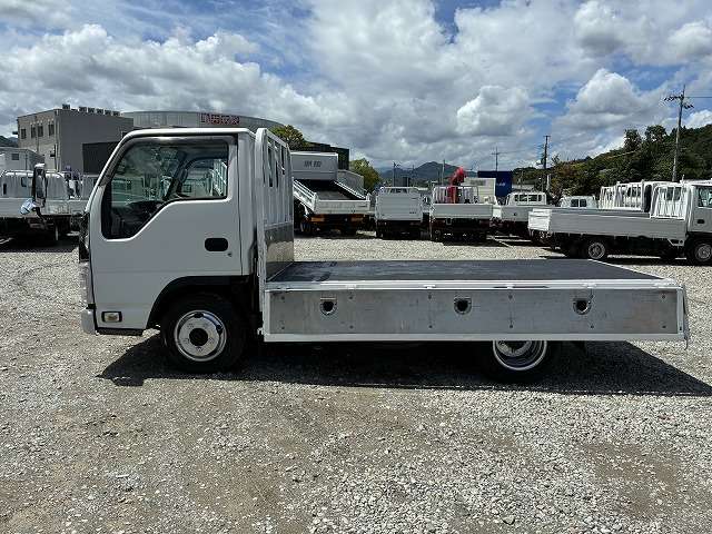 Isuzu Elf 11