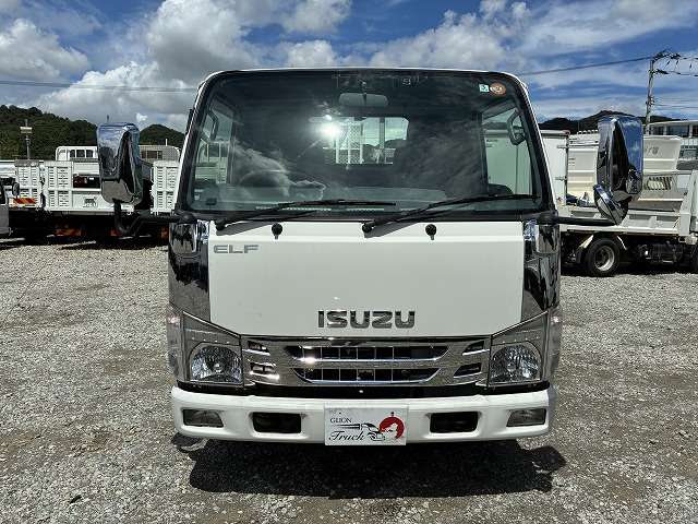 Isuzu Elf 2