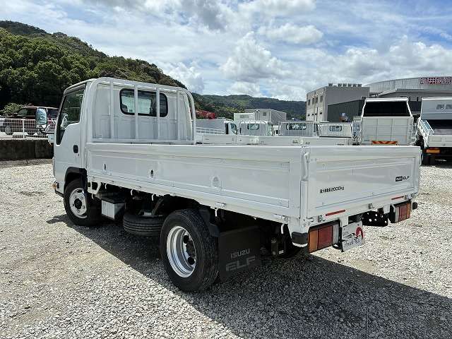 Isuzu Elf 6