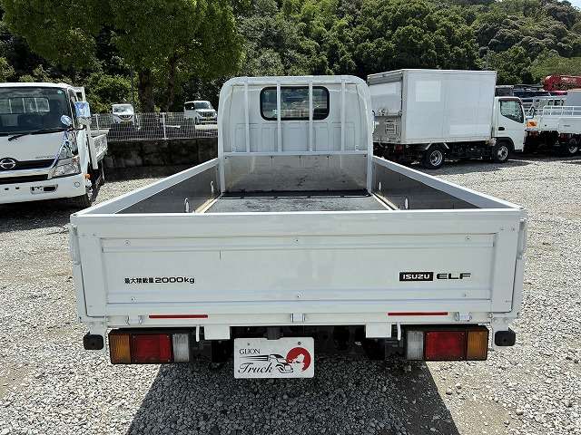 Isuzu Elf 7
