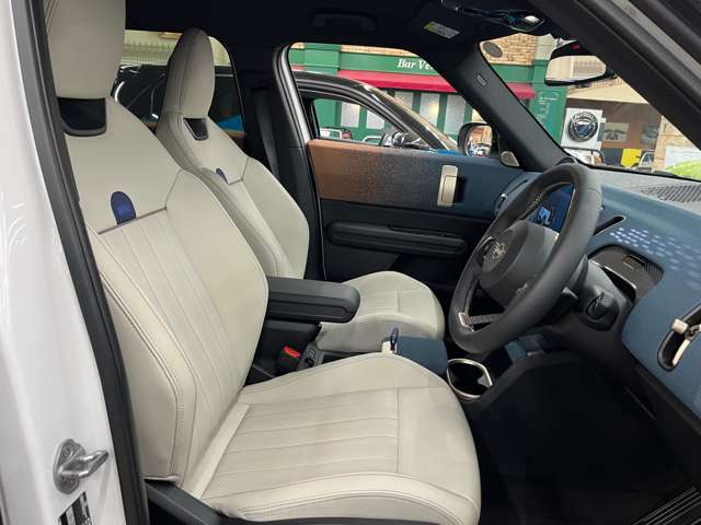MINI Countryman 8