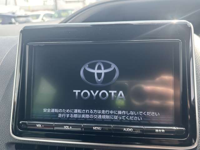 Toyota Voxy 12