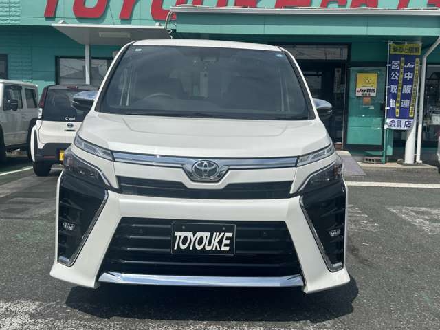 Toyota Voxy 6
