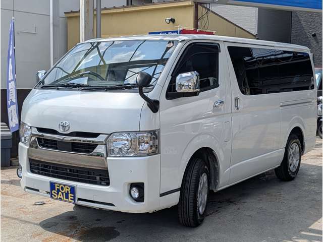 Toyota Hiace Van 7