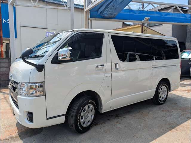 Toyota Hiace Van 8