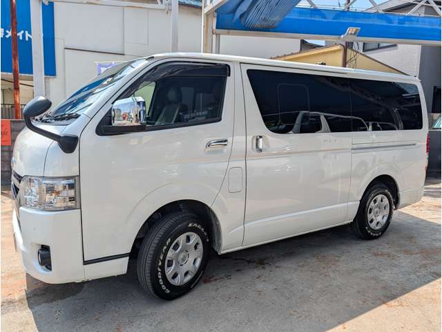 Toyota Hiace Van 10