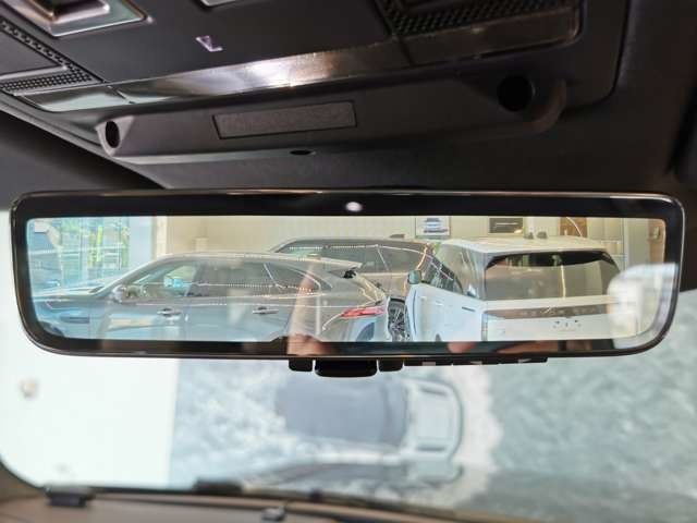 Land Rover Defender 9