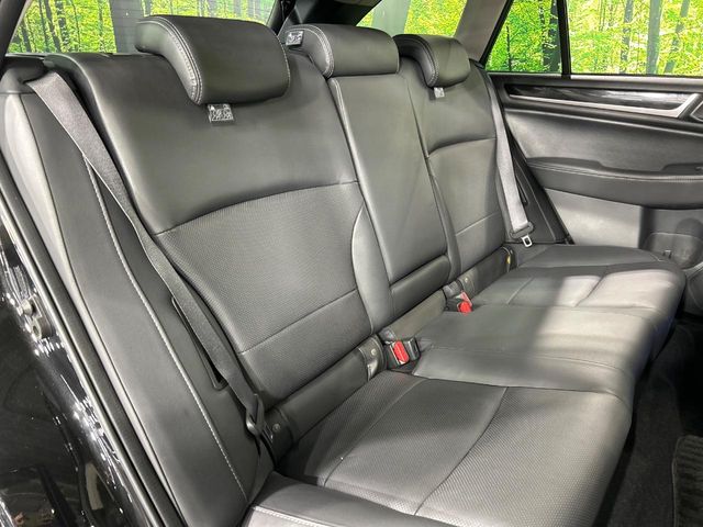 Subaru Legacy Outback 11