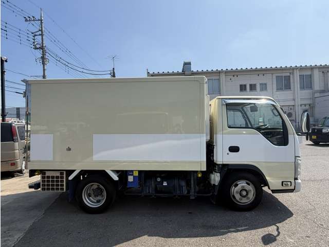 Isuzu Elf 7