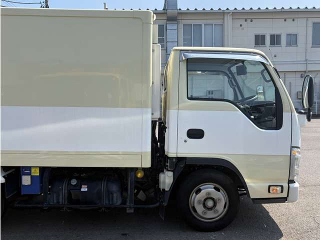 Isuzu Elf 8
