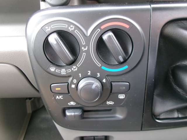Nissan NV100 Clipper 6