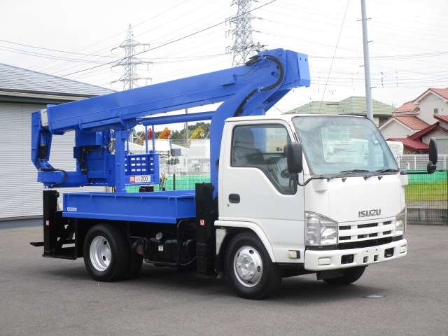 Isuzu Elf 2