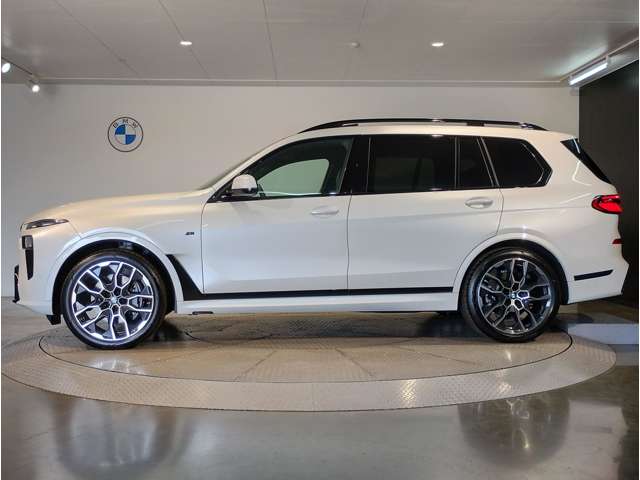 BMW X7 11