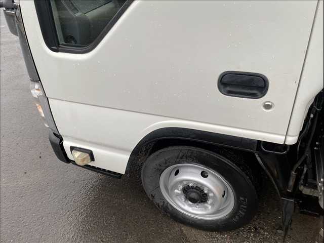 Isuzu Elf 11
