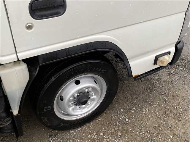 Isuzu Elf 7