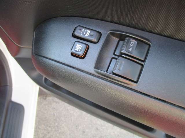Mazda Familia Van 6