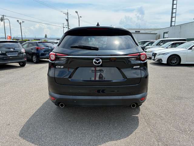 Mazda CX-8 10
