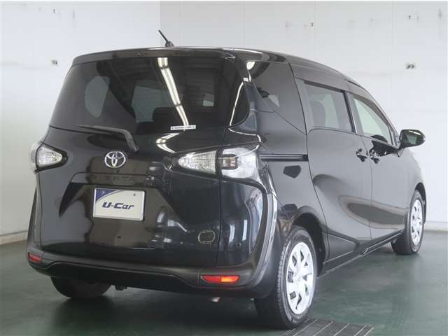 Toyota Sienta 7