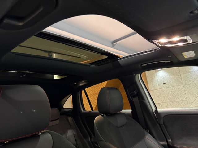 Mercedes-Benz GLA-Class 4