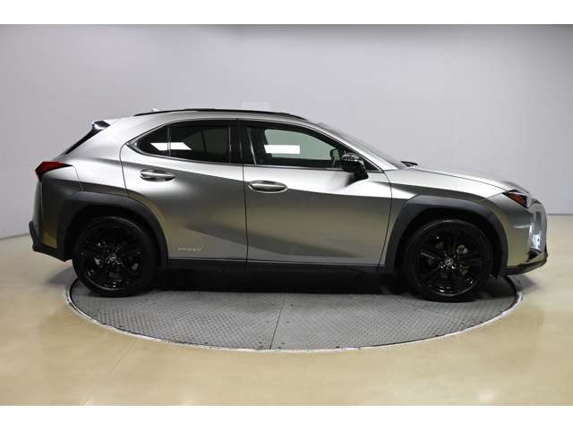 Lexus UX 5