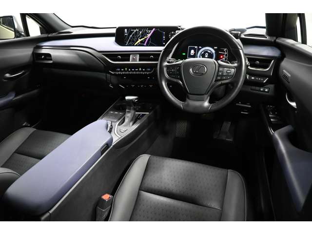 Lexus UX 8